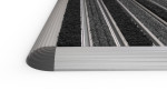 Frontale Detailaufnahme von Schuhabtreter HOME Rips T05PP grau / Brush BL01 schwarz 60 x 42 cm - Entrada